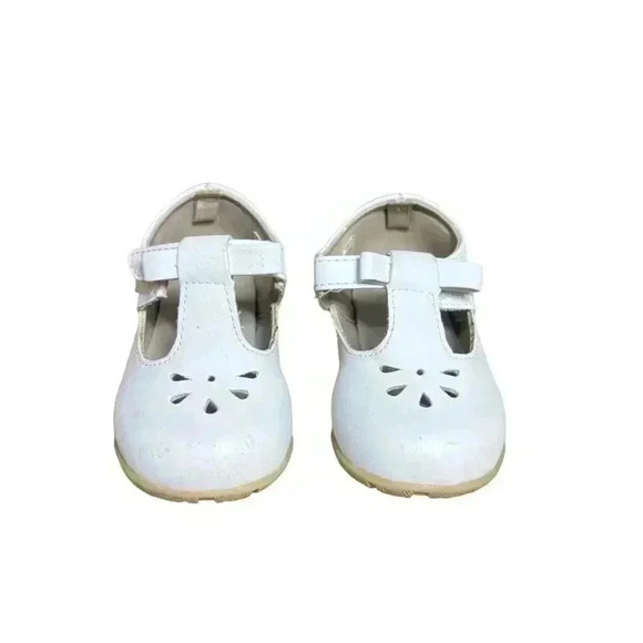 Trimfoot Co. Baby Girl White Leather Mary Jane Shoes Bow Flower Detailing size 5 - Picture 1 of 8